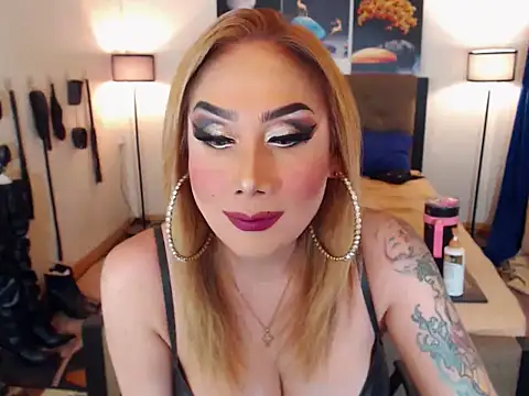 Snapshot of Allysonevanns chatting on November 2025 06:12:01 AM Allysonevanns online show from November 2025 06:12:01 AM