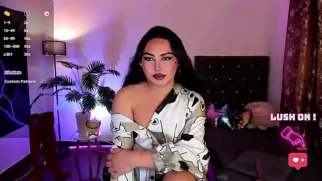 Snapshot of Unique_Maya chatting on March 2026 07:04:02 AM Unique Maya online show from March 2026 07:04:02 AM