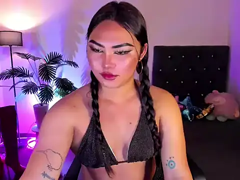 Snapshot of Unique_Maya chatting on April 2026 02:17:02 AM Unique Maya online show from April 2026 02:17:02 AM