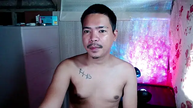 Snapshot of MANIACasianX chatting on September 2025 01:10:01 AM MANIACasianX online show from September 2025 01:10:01 AM