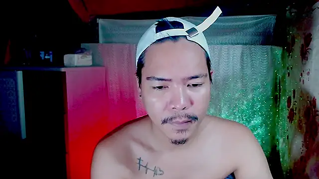 Snapshot of MANIACasianX chatting on October 2025 09:32:02 AM MANIACasianX online show from October 2025 09:32:02 AM