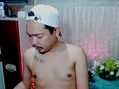 Snapshot of MANIACasianX chatting on October 2025 09:32:01 AM MANIACasianX online show from October 2025 09:32:01 AM