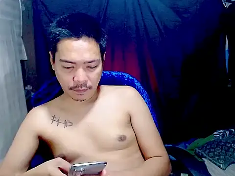 Snapshot of MANIACasianX chatting on December 2025 11:25:02 PM MANIACasianX online show from December 2025 11:25:02 PM