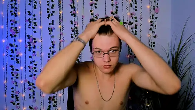 lucas long  online show from September 2025 05:20:01 AM