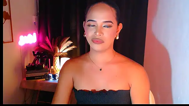 Snapshot of Lorainnelustts chatting on November 2025 01:13:01 PM Lorainnelustts online show from November 2025 01:13:01 PM