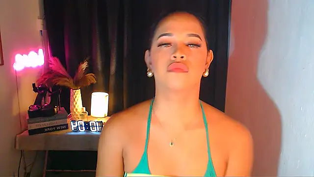 Snapshot of Lorainnelustts chatting on December 2025 02:04:02 PM Lorainnelustts online show from December 2025 02:04:02 PM