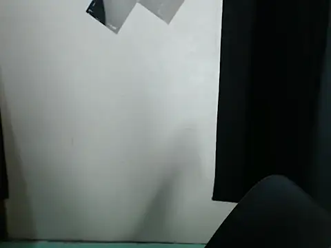 Snapshot of Auroraxtwilight chatting on April 2026 09:51:02 PM Auroraxtwilight online show from April 2026 09:51:02 PM