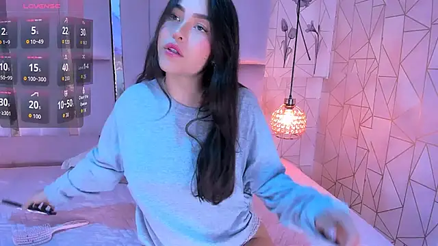 HannaCollins  online show from December 2025 01:16:01 PM