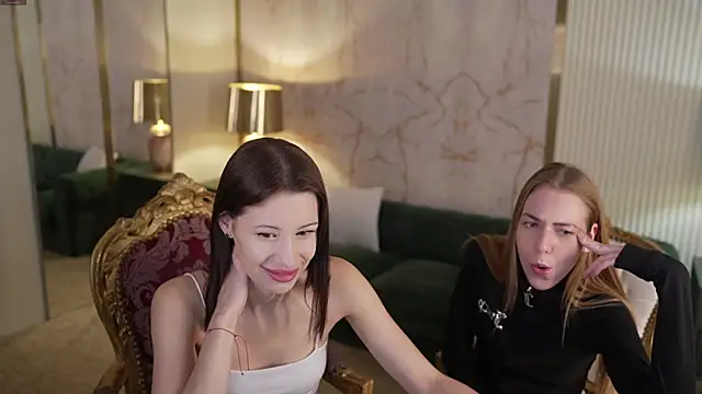 Snapshot of Selena_Glow chatting on September 2025 06:40:01 PM Selena Glow online show from September 2025 06:40:01 PM