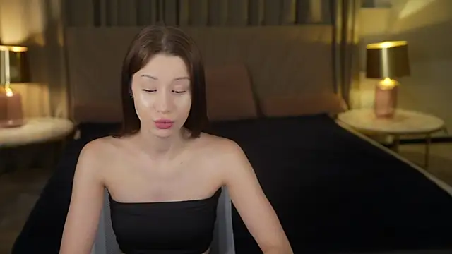 Snapshot of Selena_Glow chatting on September 2025 06:29:02 PM Selena Glow online show from September 2025 06:29:02 PM