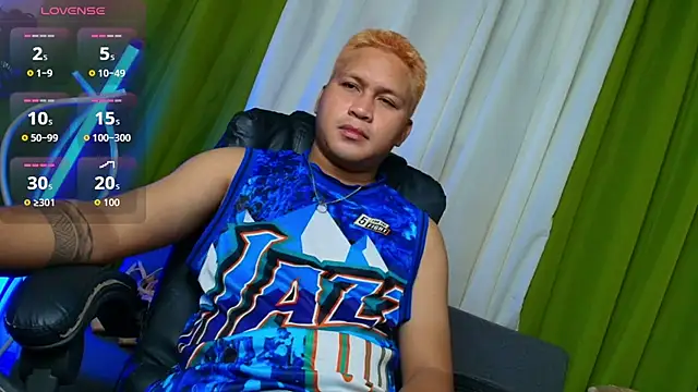 Snapshot of Asian_jayeel chatting on April 2026 03:47:01 AM Asian jayeel online show from April 2026 03:47:01 AM