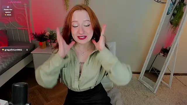 Snapshot of Violet_Griffen chatting on March 2026 03:48:01 PM Violet Griffen online show from March 2026 03:48:01 PM