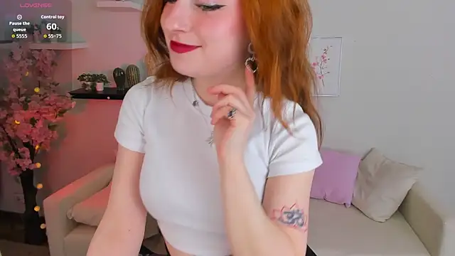 Snapshot of Violet_Griffen chatting on April 2026 03:31:02 PM Violet Griffen online show from April 2026 03:31:02 PM