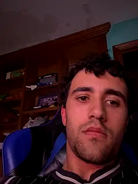 Snapshot of aavrdvh33 chatting on December 2025 06:38:01 PM aavrdvh33 online show from December 2025 06:38:01 PM