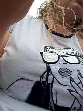 Snapshot of sofiacurvy_45 chatting on April 2026 06:58:02 PM sofiacurvy 45 online show from April 2026 06:58:02 PM