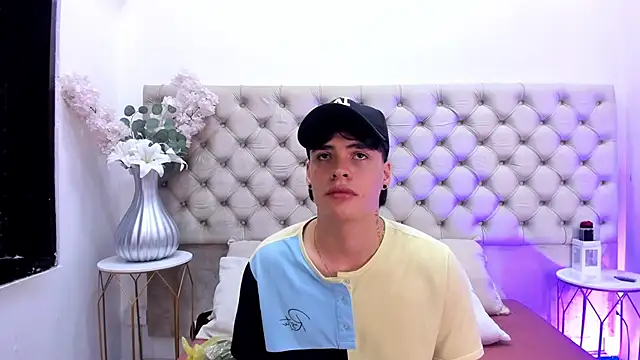 BenitoSaenz online show from October 2025 03:40:01 AM