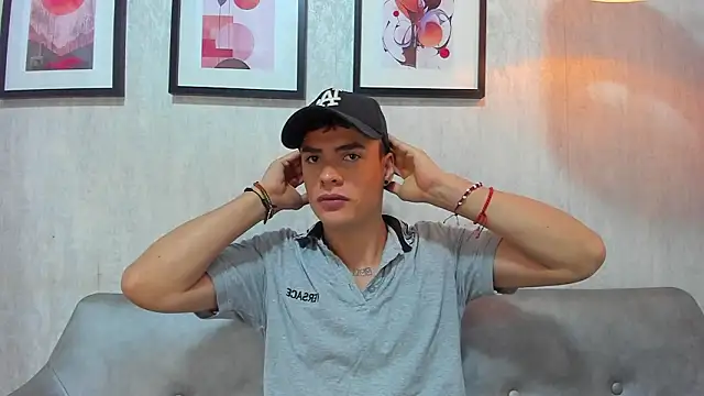 Snapshot of BenitoSaenz chatting on March 2026 12:53:02 PM BenitoSaenz online show from March 2026 12:53:02 PM