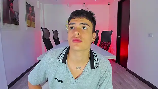 Snapshot of BenitoSaenz chatting on March 2026 12:32:01 PM BenitoSaenz online show from March 2026 12:32:01 PM