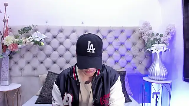 Snapshot of BenitoSaenz chatting on March 2026 01:05:02 PM BenitoSaenz online show from March 2026 01:05:02 PM