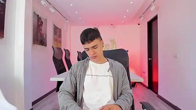 Snapshot of BenitoSaenz chatting on March 2026 12:49:01 PM BenitoSaenz online show from March 2026 12:49:01 PM