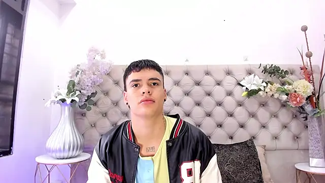 Snapshot of BenitoSaenz chatting on April 2026 12:50:01 PM BenitoSaenz online show from April 2026 12:50:01 PM