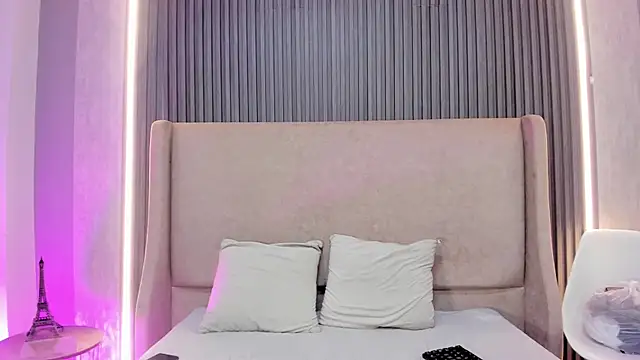 Snapshot of BenitoSaenz chatting on April 2026 12:50:02 PM BenitoSaenz online show from April 2026 12:50:02 PM