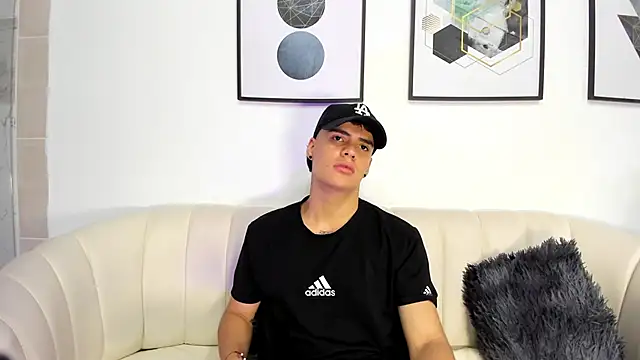 Snapshot of BenitoSaenz chatting on April 2026 12:37:01 PM BenitoSaenz online show from April 2026 12:37:01 PM