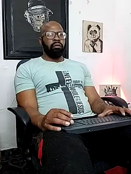 Snapshot of King_Malik chatting on November 2025 11:17:01 PM King Malik online show from November 2025 11:17:01 PM