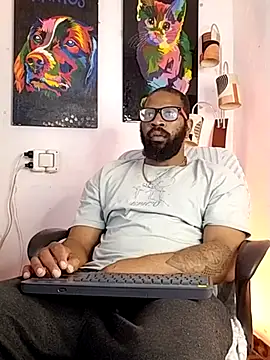 Snapshot of King_Malik chatting on April 2026 03:06:01 PM King Malik online show from April 2026 03:06:01 PM