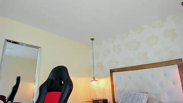 IRISCLARK1 online show from June 2026 07:08:02 PM