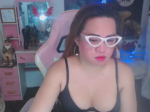 UrMistressDolly online show from October 2025 04:55:02 AM