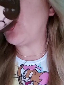 Snapshot of cameron_06 chatting on April 2026 11:48:01 AM cameron 06 online show from April 2026 11:48:01 AM