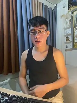 xshyboyx online show from December 2025 11:41:01 AM