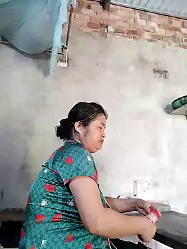 Snapshot of BigBoobs186 chatting on October 2025 12:27:01 AM BigBoobs186 online show from October 2025 12:27:01 AM