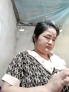 Snapshot of BigBoobs186 chatting on October 2025 12:40:02 AM BigBoobs186 online show from October 2025 12:40:02 AM