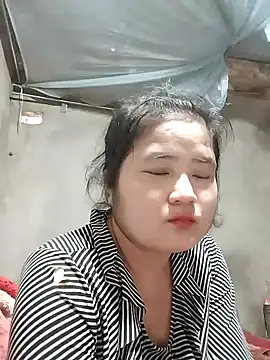 Snapshot of BigBoobs186 chatting on November 2025 06:34:01 AM BigBoobs186 online show from November 2025 06:34:01 AM