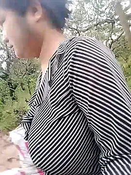 Snapshot of BigBoobs186 chatting on November 2025 11:26:01 PM BigBoobs186 online show from November 2025 11:26:01 PM