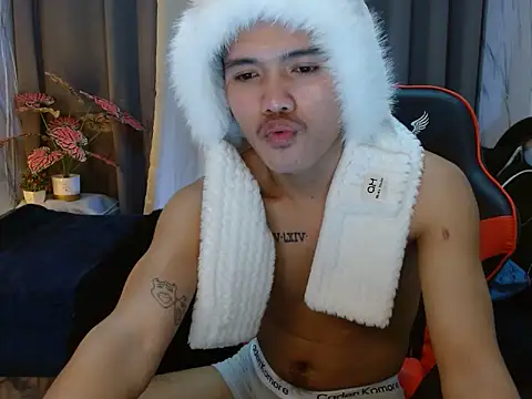 Snapshot of YourNaughtyTwink_69 chatting on March 2026 04:17:02 AM YourNaughtyTwink 69 online show from March 2026 04:17:02 AM