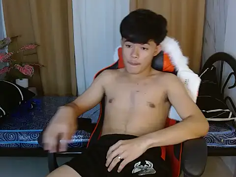 Snapshot of YourNaughtyTwink_69 chatting on April 2026 02:25:01 PM YourNaughtyTwink 69 online show from April 2026 02:25:01 PM