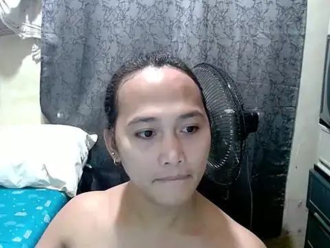 Kelly Holly online show from June 2026 11:27:02 PM