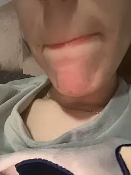 Mimisixo online show from April 2026 11:02:01 PM