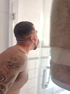 Cnutt310 online show from November 2025 10:41:02 PM