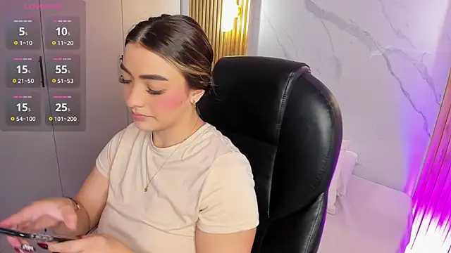 KYLIE JONES6 online show from October 2025 02:55:02 AM