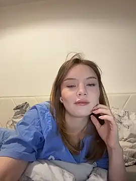 Snapshot of feral__berrys chatting on November 2025 05:19:01 PM feral berrys online show from November 2025 05:19:01 PM