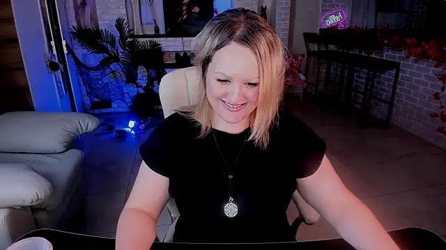 MariemLui online show from October 2025 02:54:01 PM