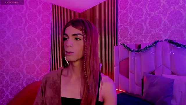 LIHIAN TAY online show from November 2025 03:50:01 AM