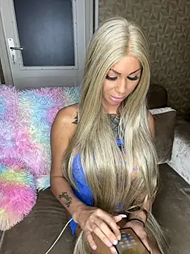 Snapshot of dutchbarbie chatting on October 2025 05:03:01 PM dutchbarbie online show from October 2025 05:03:01 PM