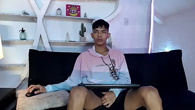 PRETTY SEX1 online show from October 2025 01:12:01 PM