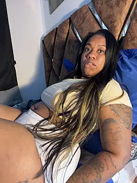 Snapshot of Sam_Blue chatting on May 2026 01:06:01 PM Sam Blue online show from May 2026 01:06:01 PM