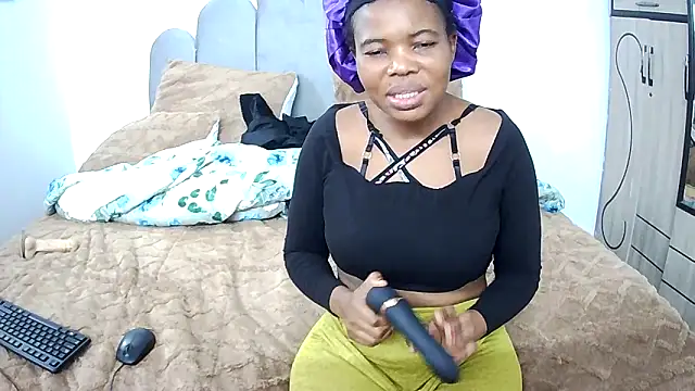 Snapshot of CharlotteXXX chatting on October 2025 11:32:02 AM CharlotteXXX online show from October 2025 11:32:02 AM